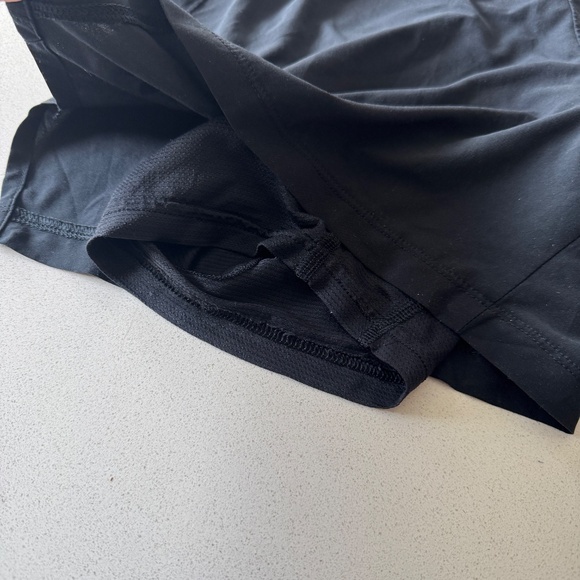 Under Armour UA Iso-Chill Kids M Black Athletic Shorts Inside Lining Running - Picture 4 of 12